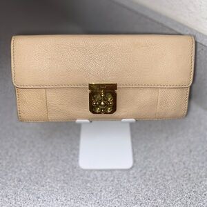 EUC Chloé Elsie Cream Continental Turn-Lock Leather Wallet